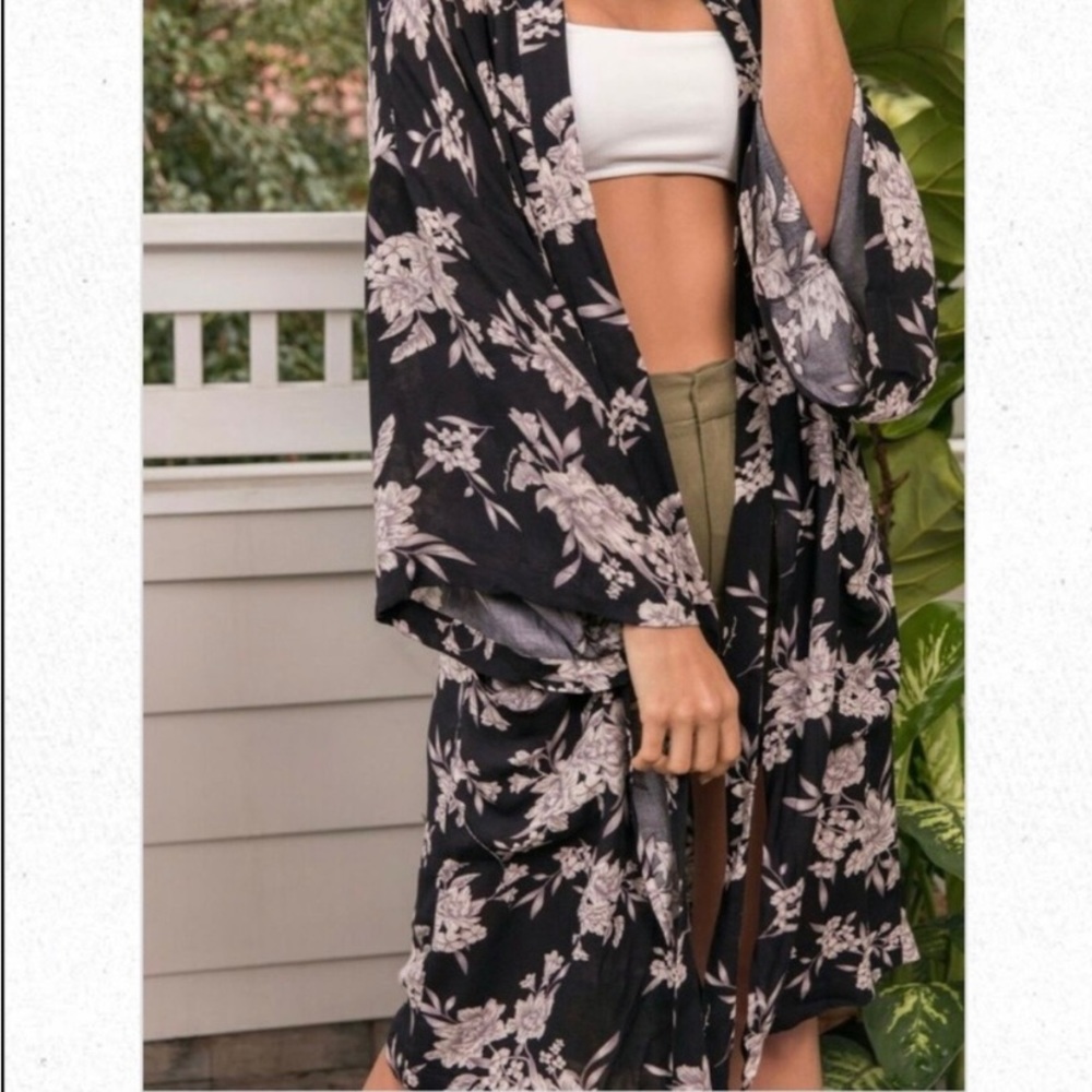 Spiritual Gangster Maya Black White Floral Tie Front Midi Kimono Cardigan